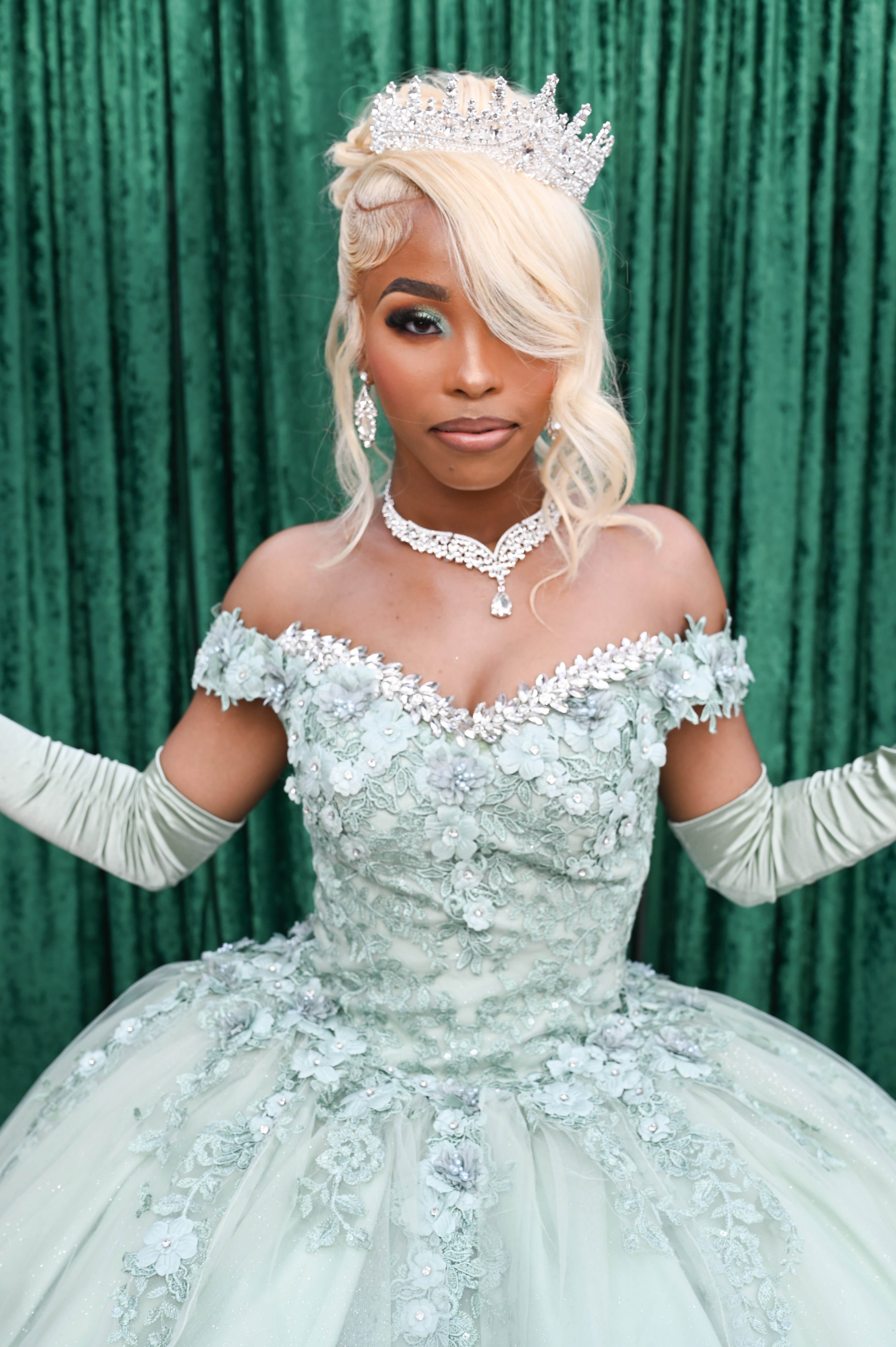 Tykeriya prom session